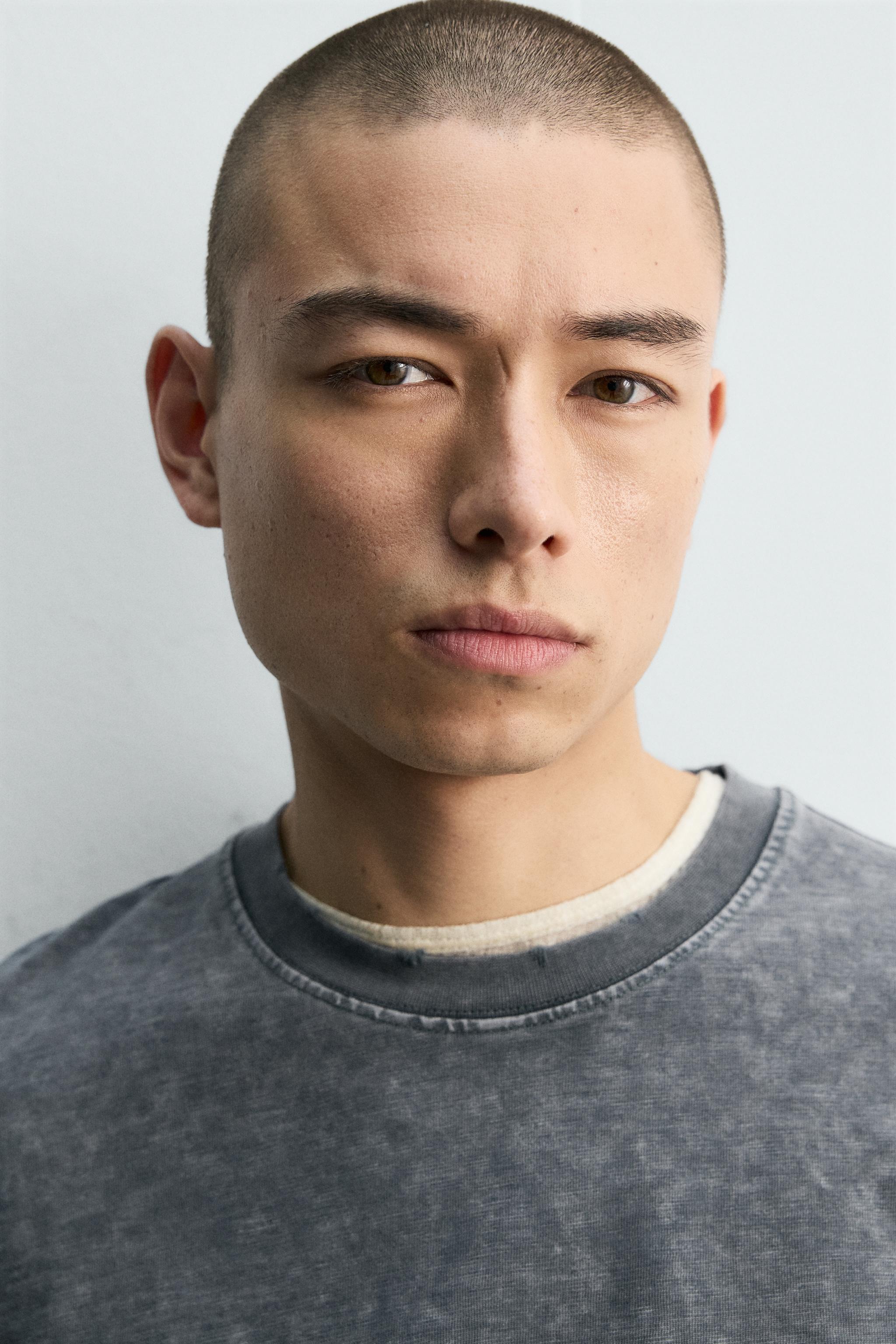 RIPPED EFFECT STRUCTURED T-SHIRT